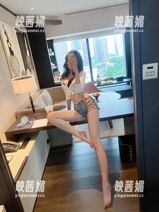 微密圈 - 葛征的写真与连衣裙：来吧，来一场不务正业的美丽