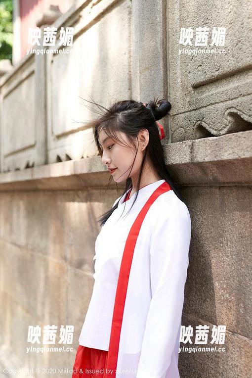 蜜桃社 - 无圣光+李颖诗=台上女王，台下其实是小女孩的写真奇遇。
