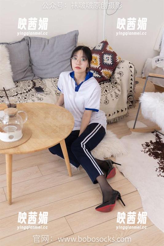 袜啵啵 - 套装不简单，小沫的美图，分享之前先来点赞啊！