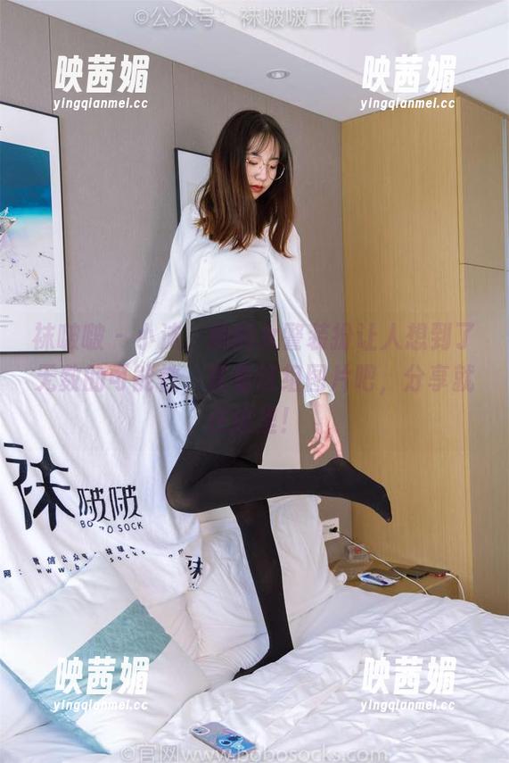 袜啵啵 - 小沫，她的女警装扮让人想到了无数的可能性，查看这组图片吧，分享就在这里！