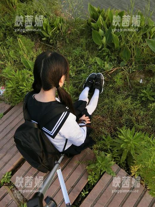 西尔酱 水手口味的私拍,看西尔酱如何撩动草地