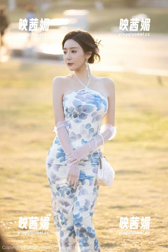 语画界 - 允儿Claire带来的第二套写真，合集里有些更新，一颗心彩虹般撞击。