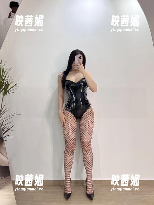 微密圈 - 铁锤姐姐的红色兔妹，居然让我目不转睛，原图太好看了吧？