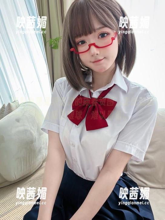 阿包也是兔娘 阿包也是兔娘这次的新春贺图,龙妹的造型太吸引眼球,难以置信。