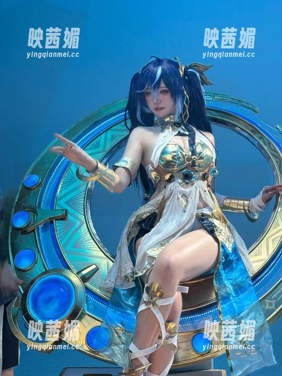 鼠标不可自已，阿薰kaOri的最新制服图片更新直接轰炸眼球！