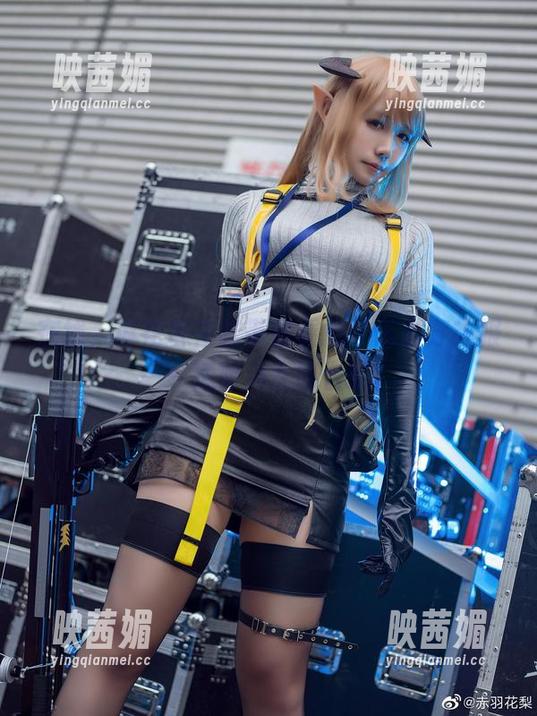 在线，麻花麻花酱带你看兔子怎么穿衣服——透明兔女郎合集！